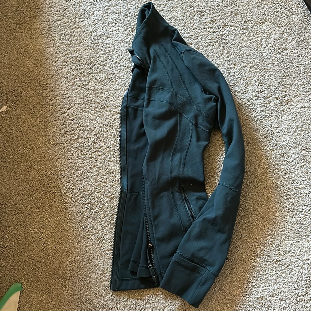 SIZE 4 LULULEMON DEFINE JACKET IN RARE BLUE COLOR!!